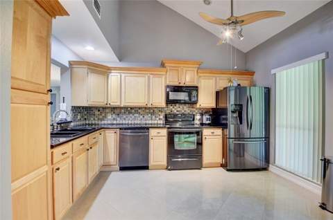 9316 Ketay Circle, Boca Raton FL - photo 8 of 30