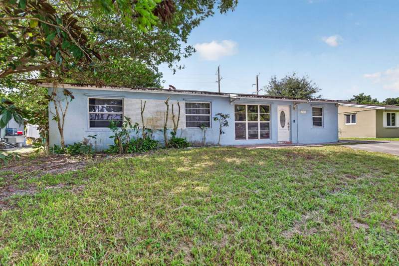 4 bedroom Single Family Residence at 2321 SW 50th Avenue, Broadview Park Sec 2 Amen, Fort Lauderdale — photo 3