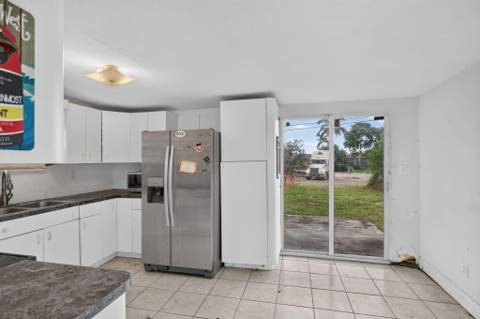 2321 SW 50th Avenue, Fort Lauderdale FL - photo 9 of 38