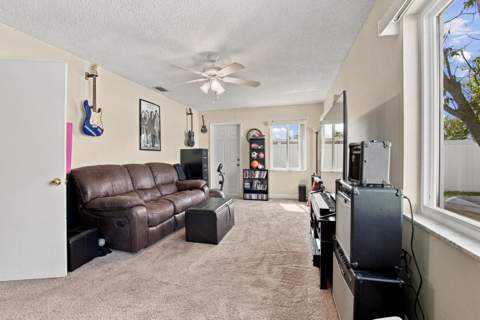 8121 NW 93rd Avenue, Tamarac FL - photo 10 of 25