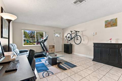 8121 NW 93rd Avenue, Tamarac FL - photo 15 of 25