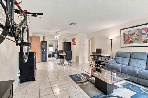 8121 NW 93rd Avenue, Tamarac FL - photo 16 of 25
