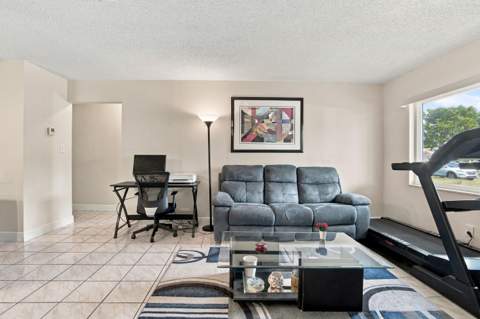 8121 NW 93rd Avenue, Tamarac FL - photo 18 of 25