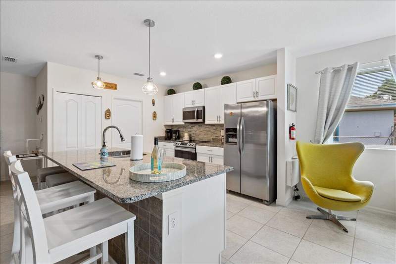 4 bedroom Single Family Residence at 2202 SE Trillo Street, Port St Lucie Section 30, Port St. Lucie — photo 5