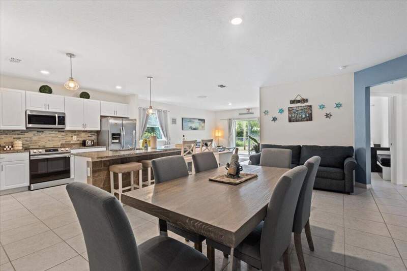 4 bedroom Single Family Residence at 2202 SE Trillo Street, Port St Lucie Section 30, Port St. Lucie — photo 4