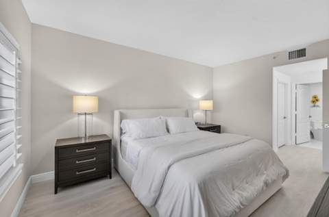 300 Uno Lago Drive #104, Juno Beach FL - photo 24 of 60