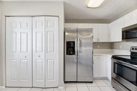 4728 SW 13th Place, Deerfield Beach FL - photo 16 of 41
