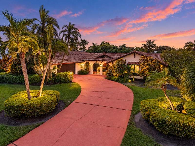 4 bedroom Single Family Residence at 3664 SE Fairway, Yacht & Country Club Of Stuart, Stuart — photo 4