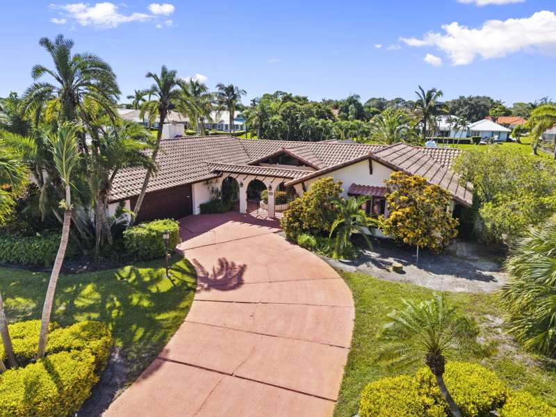 4 bedroom Single Family Residence at 3664 SE Fairway, Yacht & Country Club Of Stuart, Stuart — photo 1