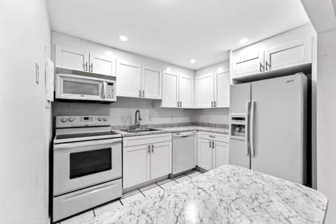 1681 NW 70th Avenue #102, Plantation FL - photo 8 of 32