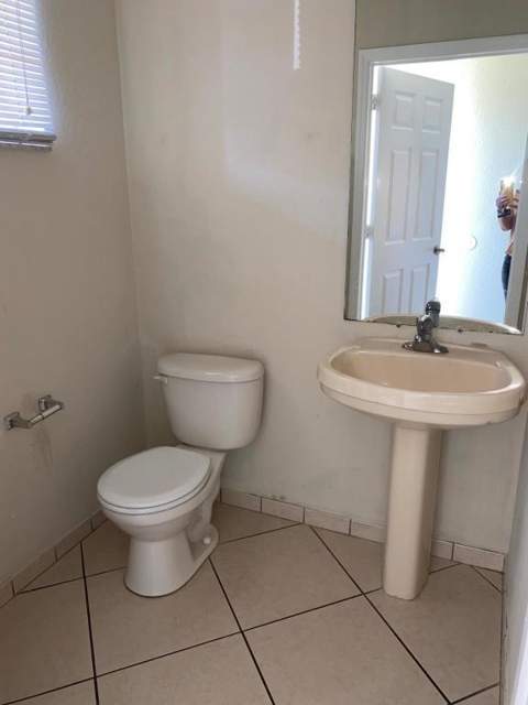 984 Lucaya Drive, Riviera Beach FL - photo 6 of 10