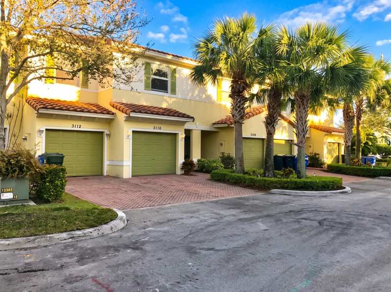 2 bedroom Townhouse at 3110 NW 24th Way #3110, Oakland Lakes, Oakland Park — photo 1