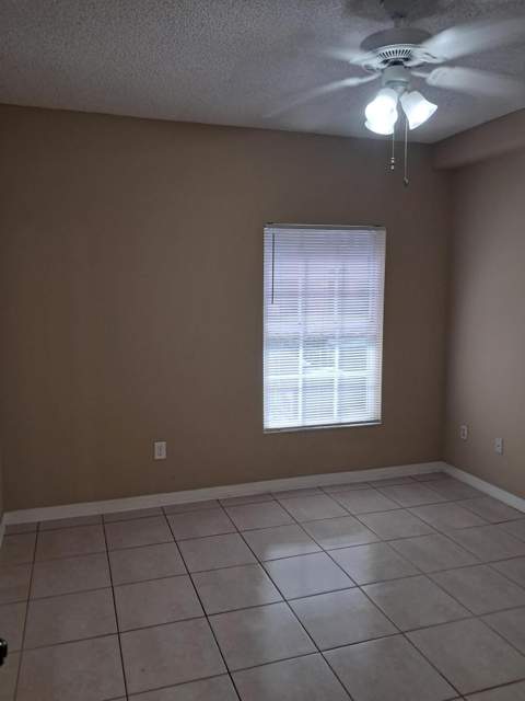 10330 S Fox Trail Road #1212, Royal Palm Beach FL - photo 6 of 9