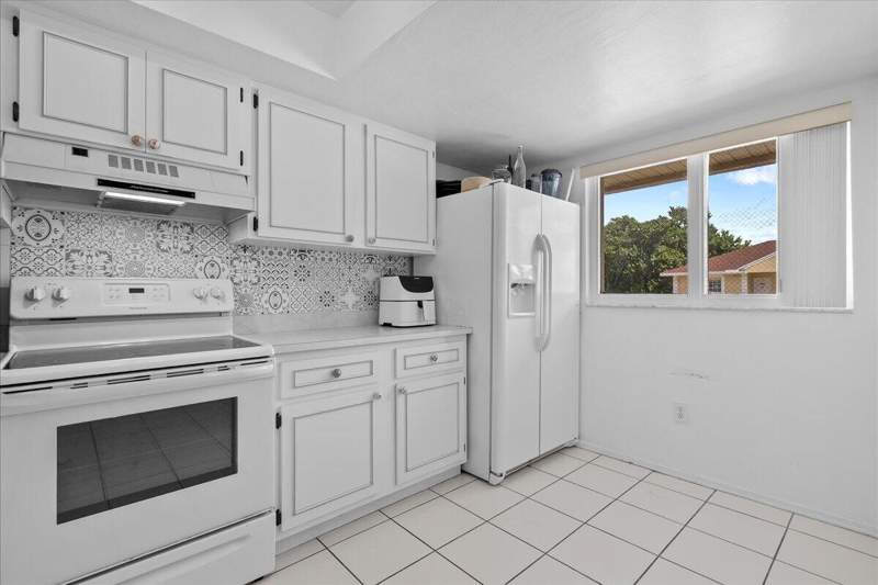 2 bedroom Condominium at 1805 Palm Beach Trace Drive, Palm Beach Trace Condo, Royal Palm Beach — photo 4