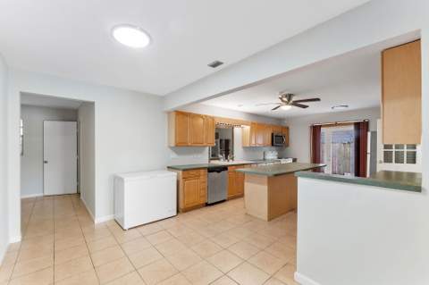 415 NW 7th Court, Boynton Beach FL - photo 7 of 38
