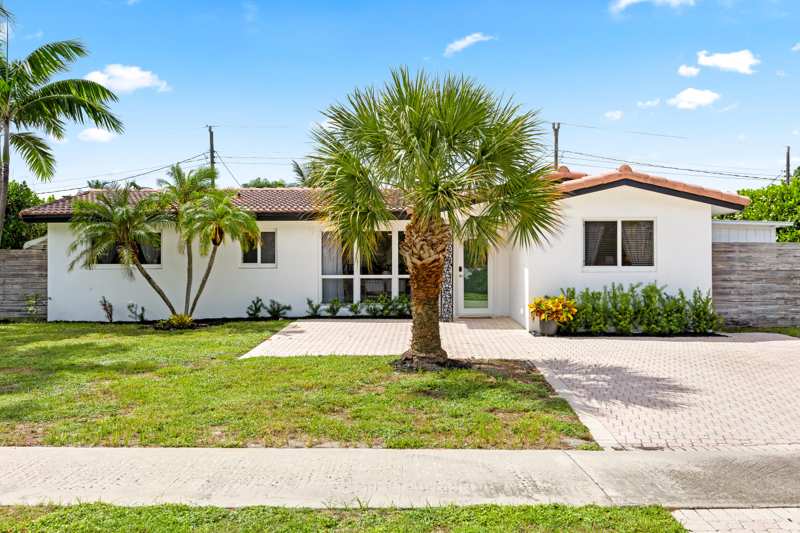 3 bedroom Single Family Residence at 5911 NE 21st Terrace, Imperial Point 3rd Sec, Fort Lauderdale — photo 1