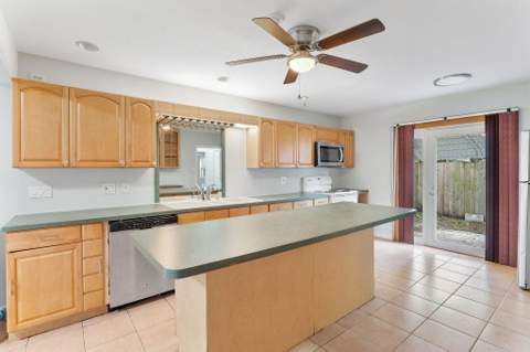 415 NW 7th Court, Boynton Beach FL - photo 10 of 38