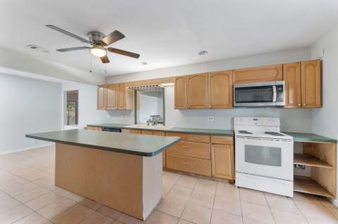 415 NW 7th Court, Boynton Beach FL - photo 12 of 38