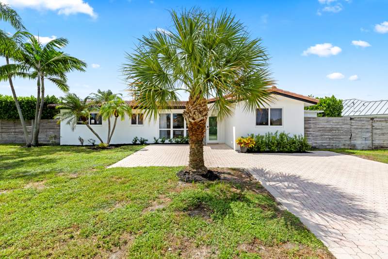 3 bedroom Single Family Residence at 5911 NE 21st Terrace, Imperial Point 3rd Sec, Fort Lauderdale — photo 4