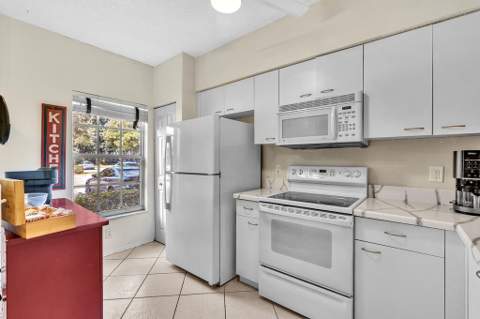 5464 Jubilee Way #221, Margate FL - photo 8 of 38