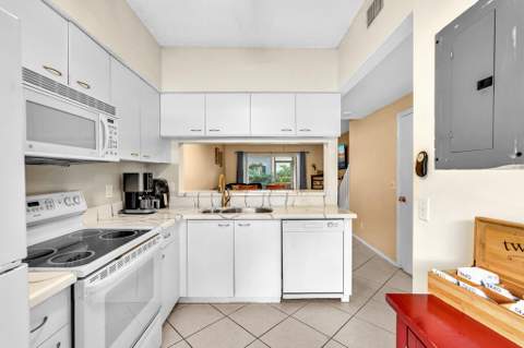 5464 Jubilee Way #221, Margate FL - photo 10 of 38