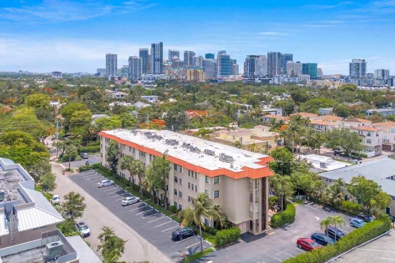 1 bedroom Condominium at 615 NE 12th Avenue #310, La Cancha Condo, Fort Lauderdale — photo 1