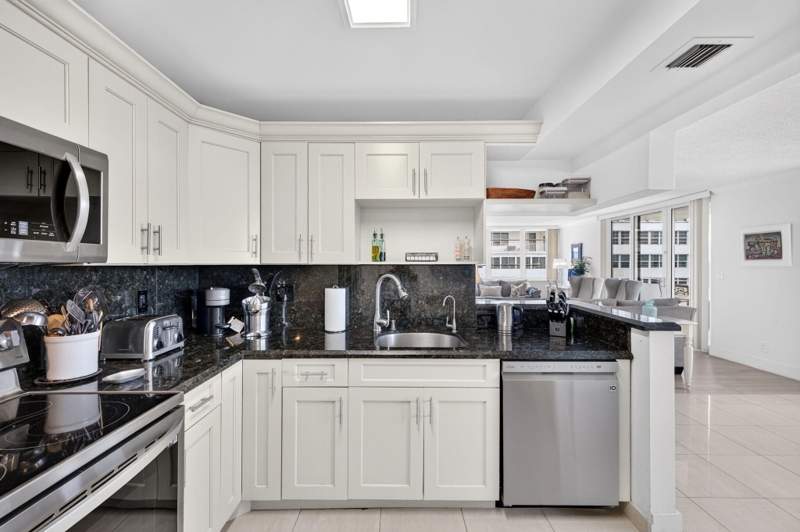 2 bedroom Condominium at 1170 N Federal Highway #512, East Point Towers Condo, Fort Lauderdale — photo 4