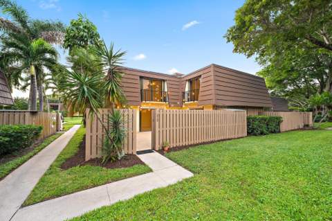 210 2nd Court, Palm Beach Gardens FL - photo 21 of 26