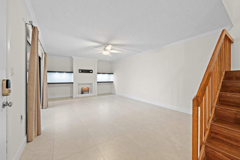 2 bedroom Townhouse at 210 2nd Court, Sandalwood Estates, Palm Beach Gardens — photo 4
