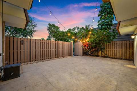 210 2nd Court, Palm Beach Gardens FL - photo 20 of 26