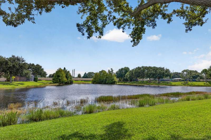 3 bedroom Single Family Residence at 9008 Champions Way, Lakes At PGA, Port St. Lucie — photo 4