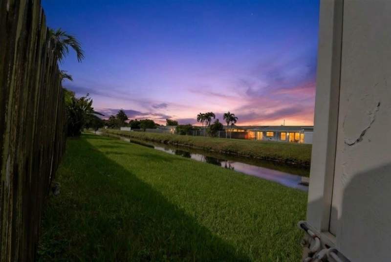 3 bedroom Single Family Residence at 9401 NW 18th Drive, Jacaranda Prcl 252, Plantation — photo 4
