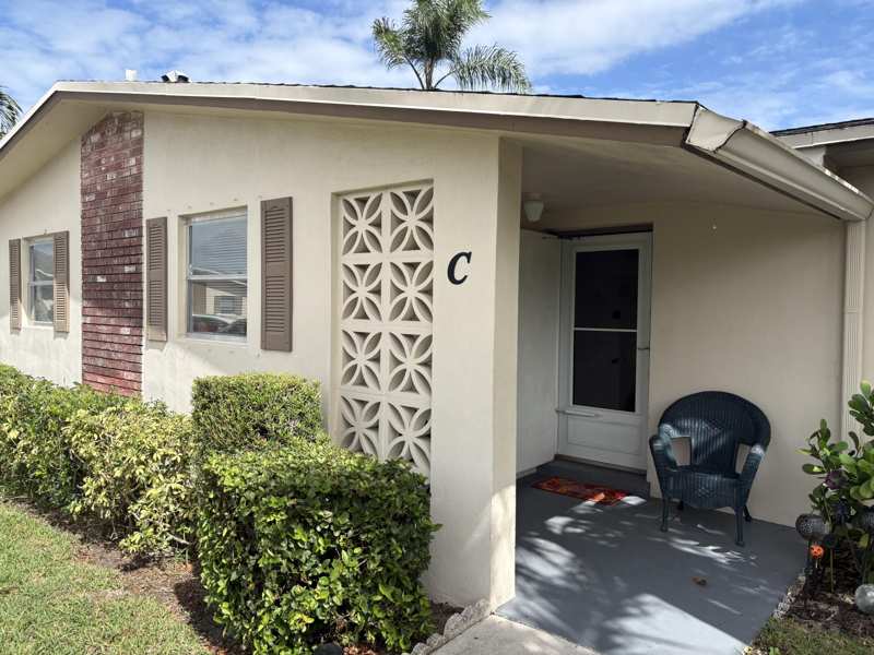1 bedroom Condominium at 2580 Emory Drive #C, Cresthaven Villas Condo 31, West Palm Beach — photo 1
