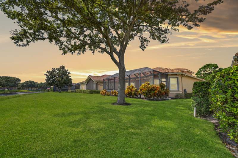 3 bedroom Single Family Residence at 9008 Champions Way, Lakes At PGA, Port St. Lucie — photo 3