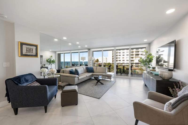 2 bedroom Condominium at 3546 S Ocean Boulevard #527, Barclay Condo, South Palm Beach — photo 3