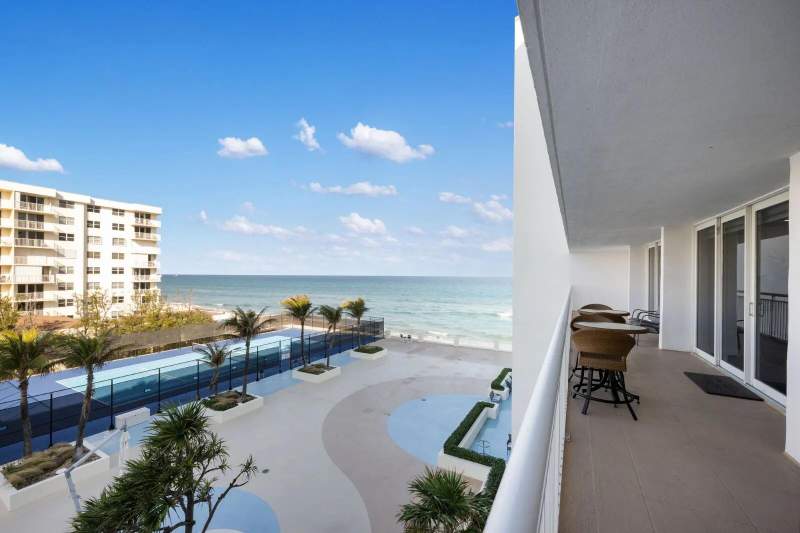 2 bedroom Condominium at 3546 S Ocean Boulevard #527, Barclay Condo, South Palm Beach — photo 5