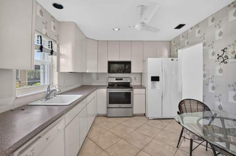 6194 Lasalle Road, Delray Beach FL - photo 12 of 42