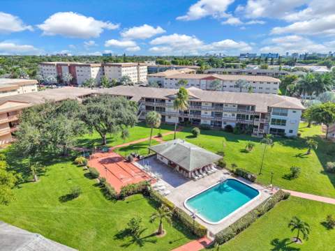 5300 Washington Street #G323, Hollywood FL - photo 7 of 47
