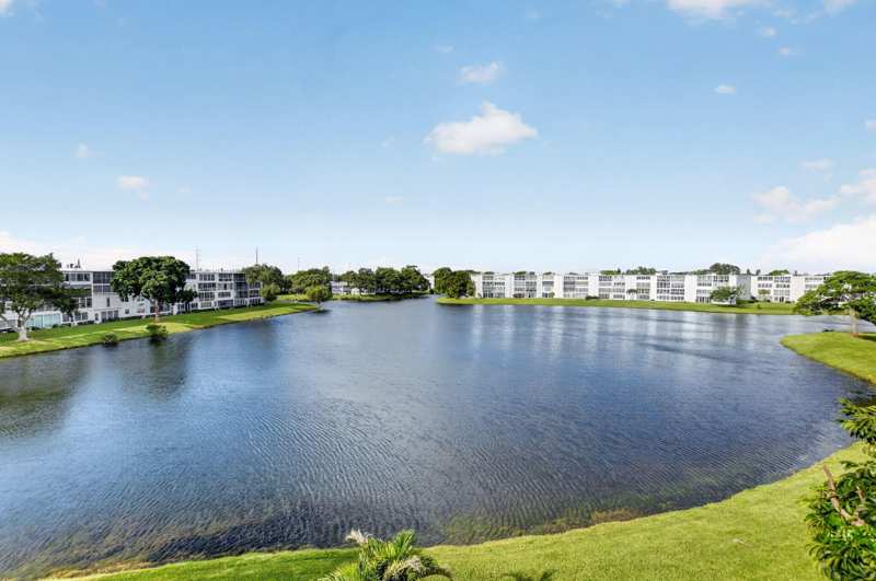 2 bedroom Condominium at 4075 Harwood F, Harwood F Condo, Deerfield Beach — photo 1