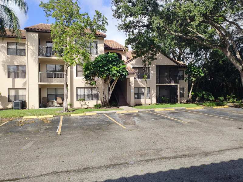 1 bedroom Condominium at 4281 W McNab Road #Unit 27, Palm Aire Gardens Condo, Pompano Beach — photo 1