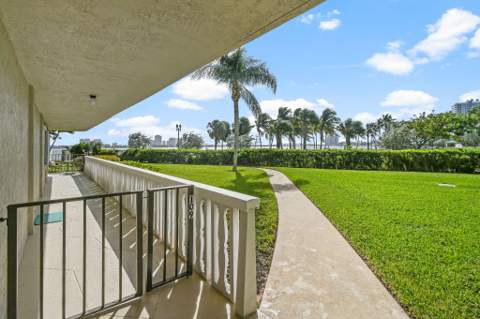 801 Lake Shore Drive #109, Lake Park FL - photo 6 of 57