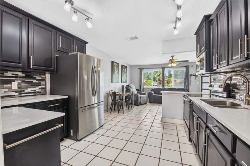 4 bedroom Single Family Residence at 528 Beech Road, Golfview Heights 1, West Palm Beach — photo 4