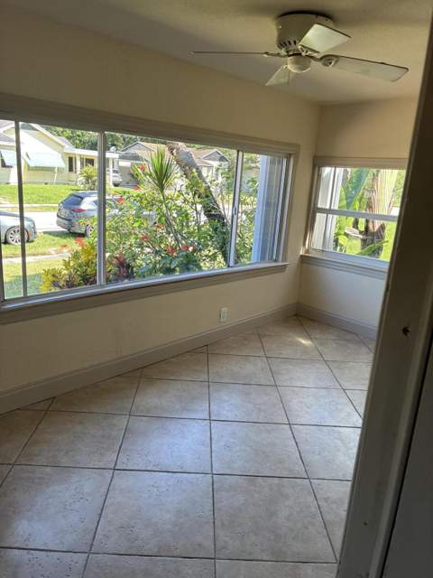 18 SE 10th Street, Fort Lauderdale FL - photo 8 of 21