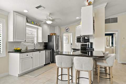 1004 SW Tamarrow Place, Stuart FL - photo 8 of 36