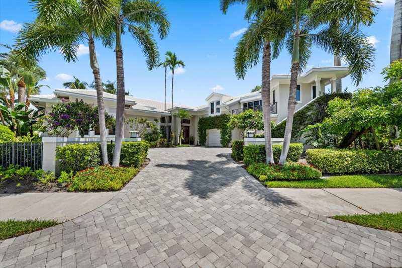 5 bedroom Single Family Residence at 136 Echo Drive, Loxahatchee Club At Maplewood 3 Ph 2, Jupiter — photo 1
