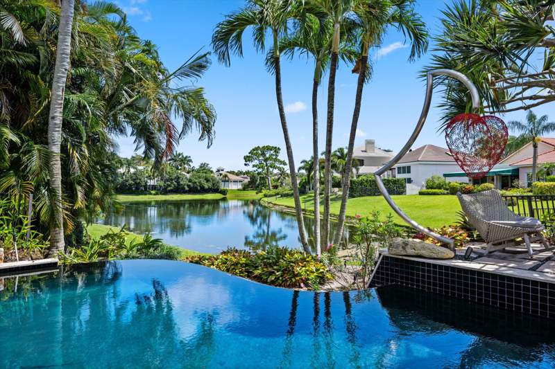 5 bedroom Single Family Residence at 136 Echo Drive, Loxahatchee Club At Maplewood 3 Ph 2, Jupiter — photo 3