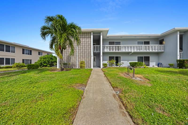 2 bedroom Condominium at 105 South Boulevard #1A, High Point West Condo, Boynton Beach — photo 1