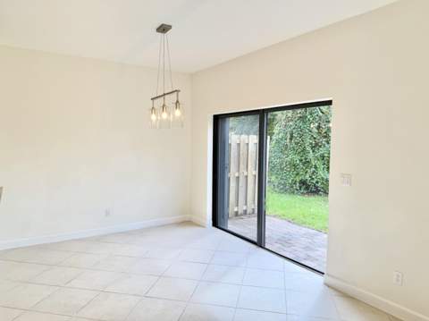 6172 Bangalow Drive, Lake Worth FL - photo 7 of 34