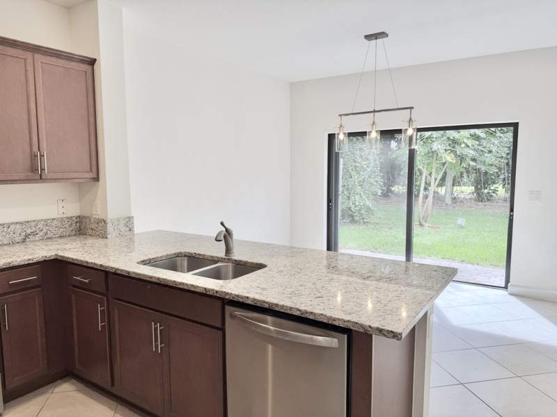 3 bedroom Townhouse at 6172 Bangalow Drive, Sabal Grove Plat Two, Lake Worth — photo 3