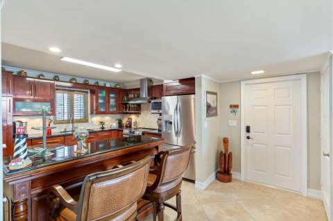 301 Lake Shore Drive #501, Lake Park FL - photo 10 of 33